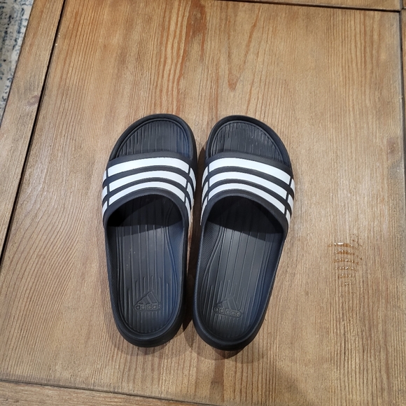 adidas Other - Adidas shower slides Kids 6/ W8